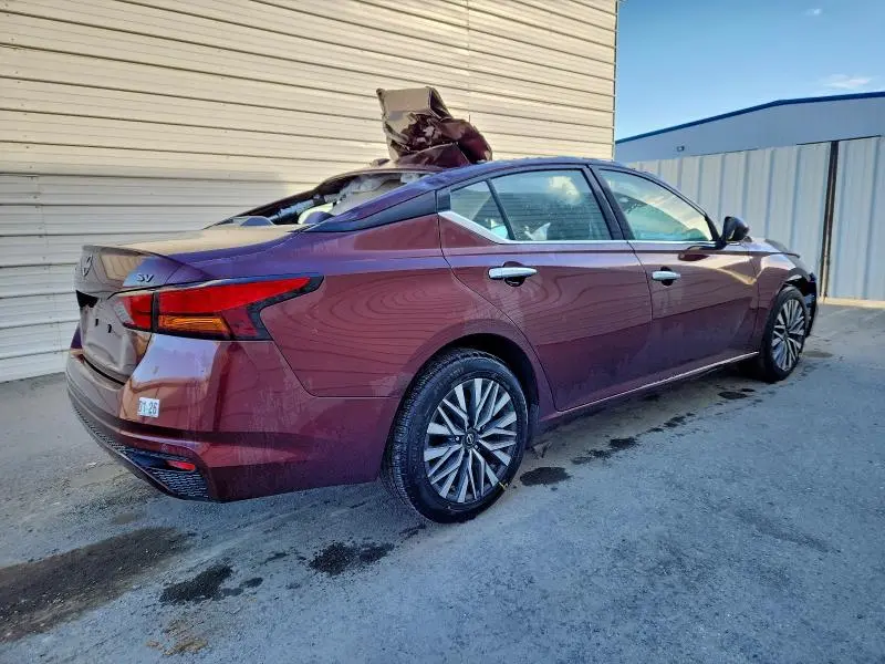 2023 NISSAN ALTIMA SV  