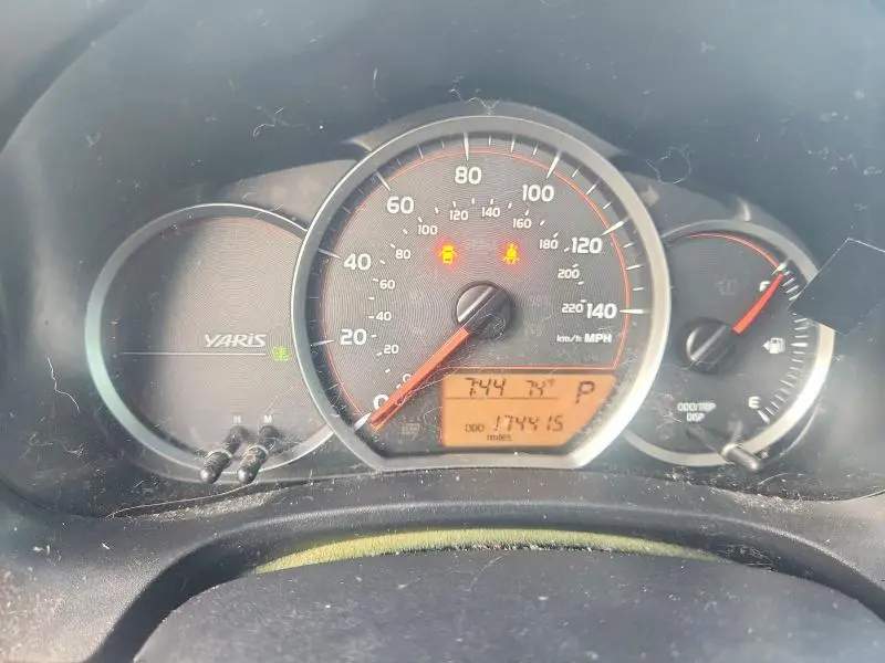 2012 TOYOTA YARIS 5-DOOR LE  