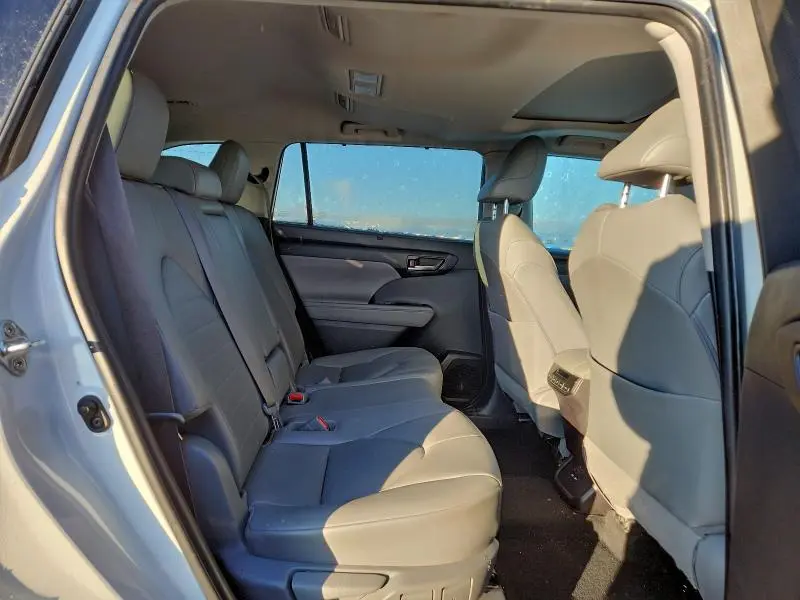 2020 TOYOTA HIGHLANDER HYBRID XLE  