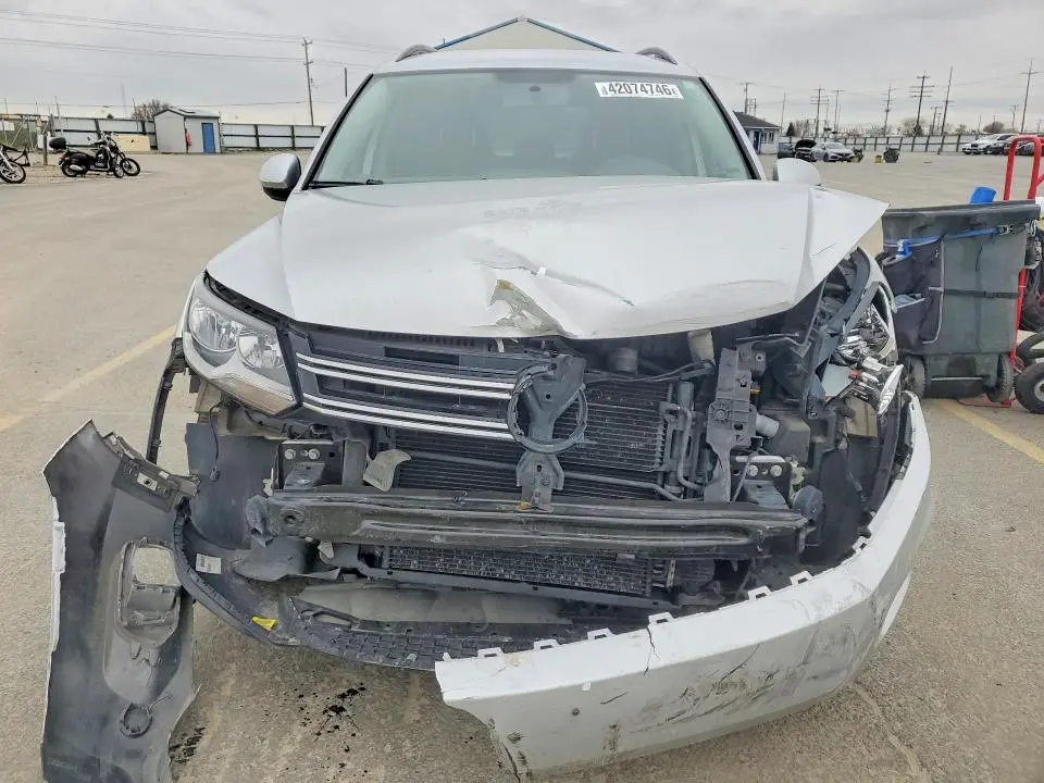 2015 VOLKSWAGEN TIGUAN   