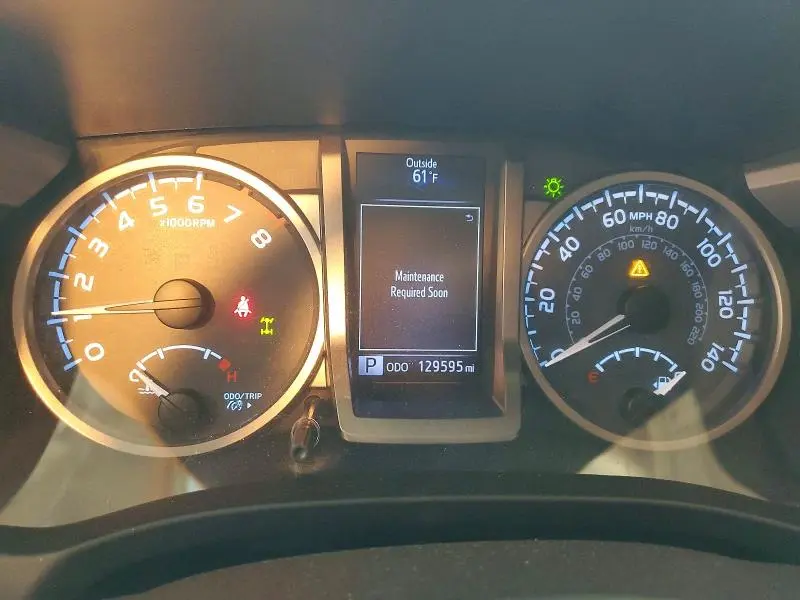 2019 TOYOTA TACOMA SR5 V6  