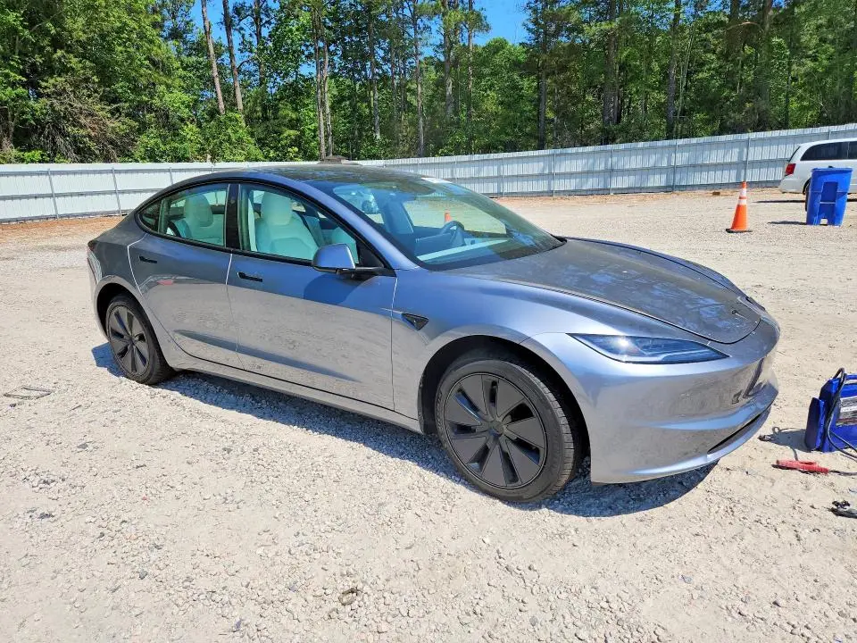 2026 TESLA MODEL 3   