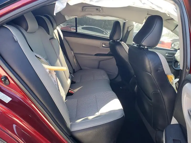 2017 TOYOTA CAMRY SE  