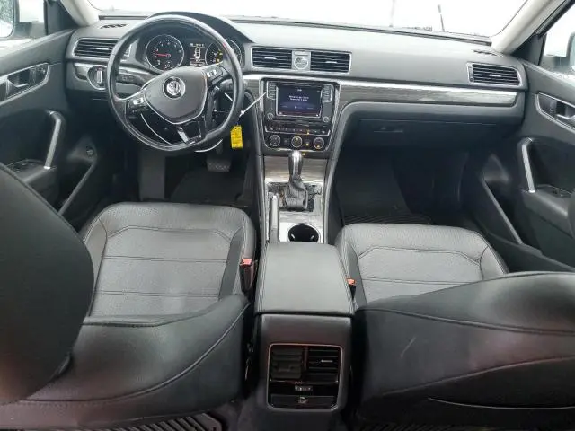 2016 VOLKSWAGEN PASSAT SE  