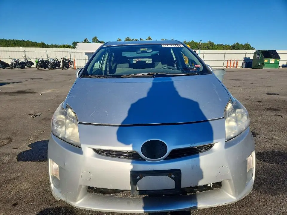 2011 TOYOTA PRIUS THREE  