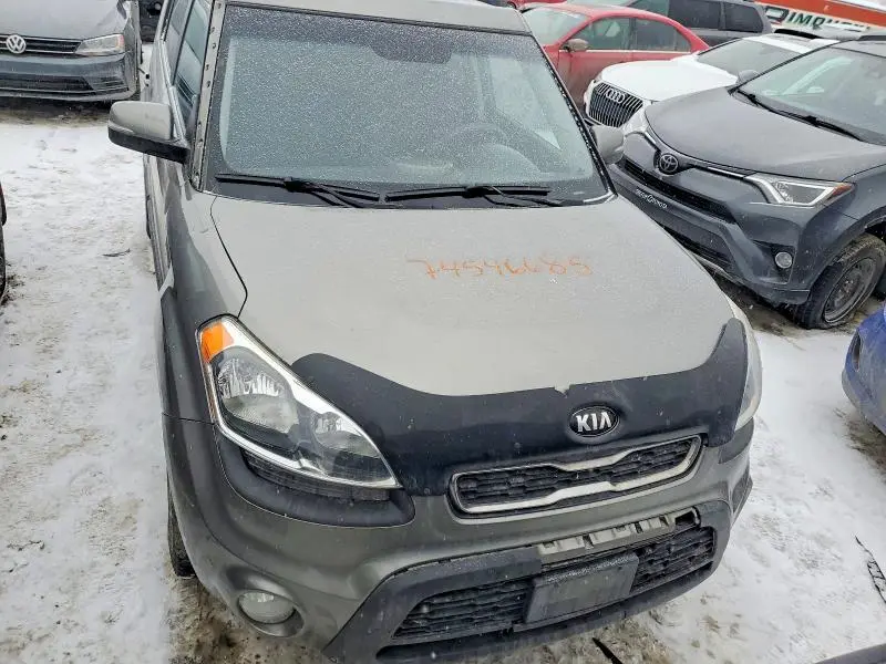 2013 KIA SOUL +  