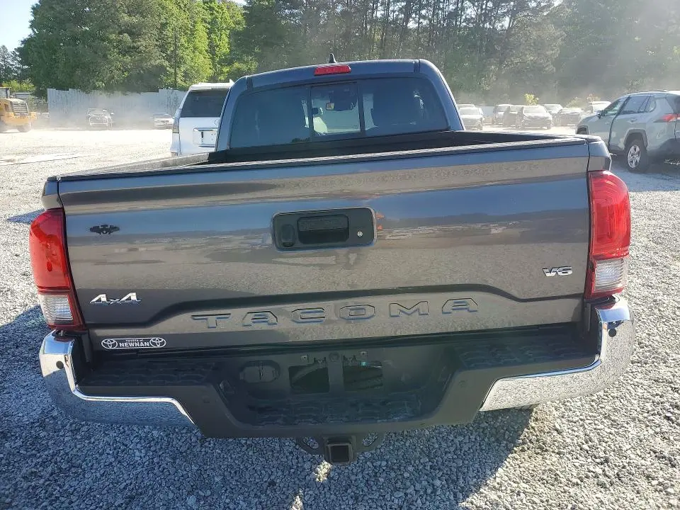 2020 TOYOTA TACOMA SR5 V6  