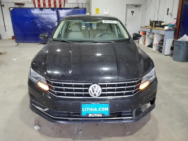 2017 VOLKSWAGEN PASSAT SE  