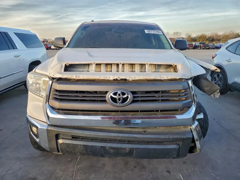 2015 TOYOTA TUNDRA CREWMAX SR5  