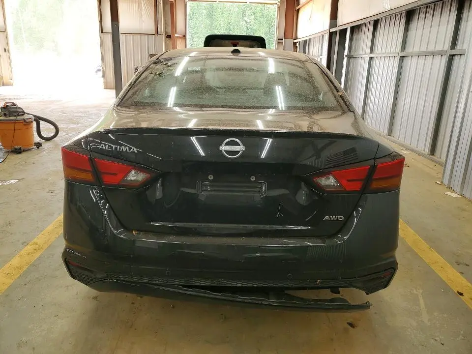 2025 NISSAN ALTIMA SV  
