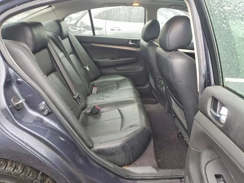 2011 INFINITI G37   