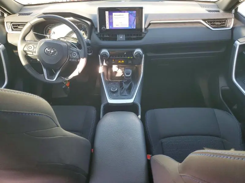 2024 TOYOTA RAV4 SE  