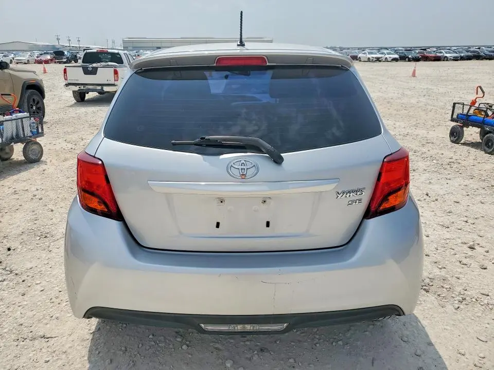 2016 TOYOTA YARIS 5-DOOR SE  