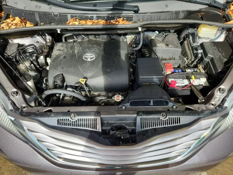 2017 TOYOTA SIENNA XLE 8-PASSENGER  