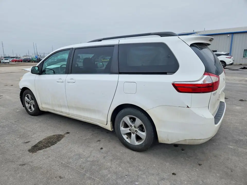 2015 TOYOTA SIENNA LE 8-PASSENGER  