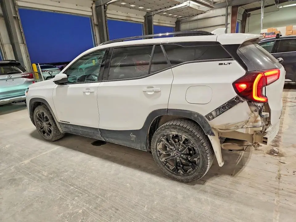 2022 GMC TERRAIN SLT  