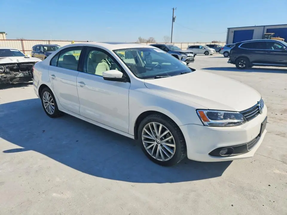 2012 VOLKSWAGEN JETTA SEL  