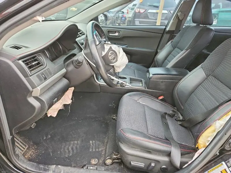 2015 TOYOTA CAMRY SE  