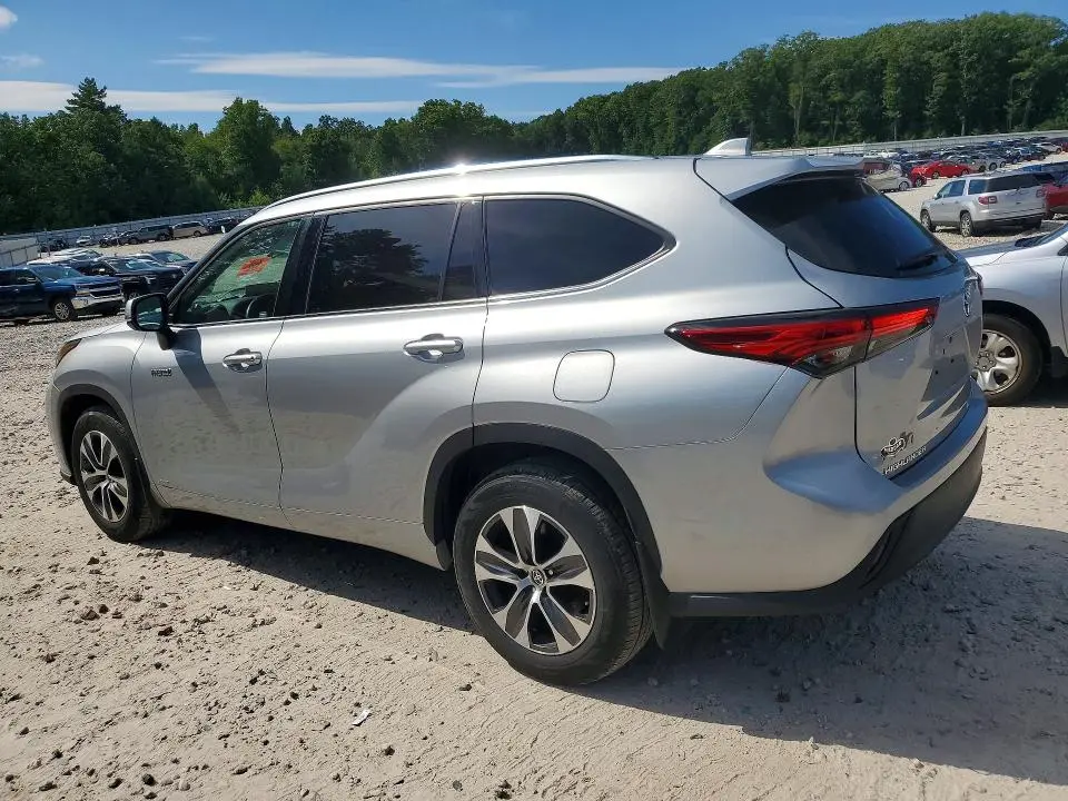 2021 TOYOTA HIGHLANDER HYBRID XLE  