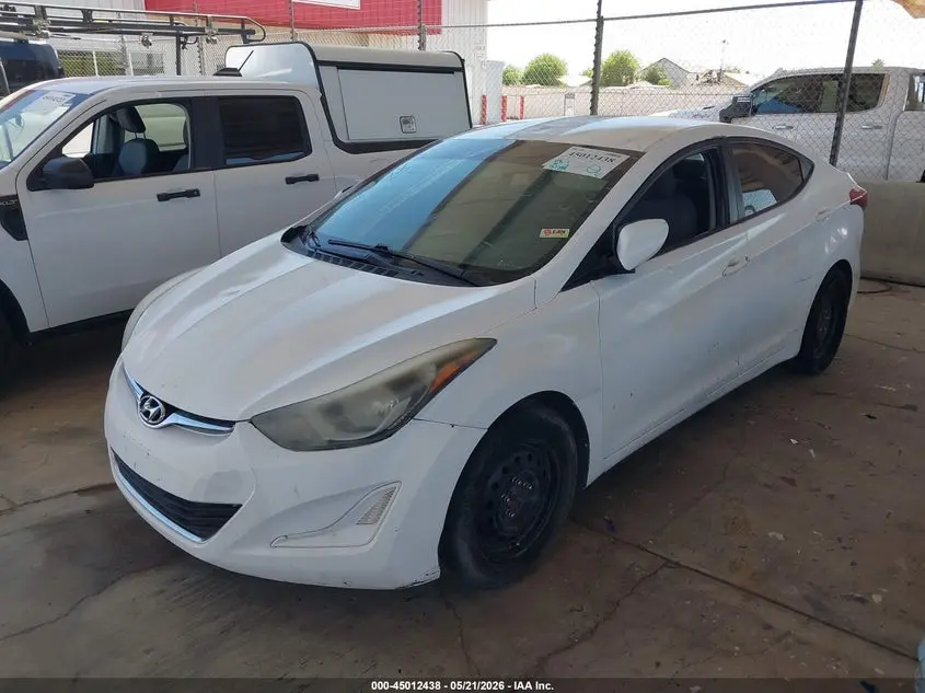 2016 HYUNDAI ELANTRA SE
