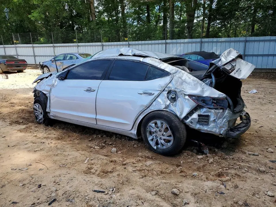 2018 HYUNDAI ELANTRA SE  