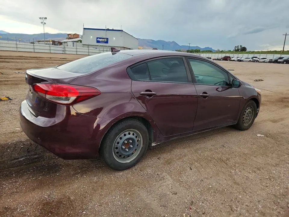 2017 KIA FORTE LX  