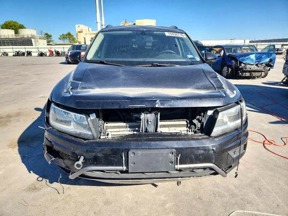 2018 VOLKSWAGEN TIGUAN SE  