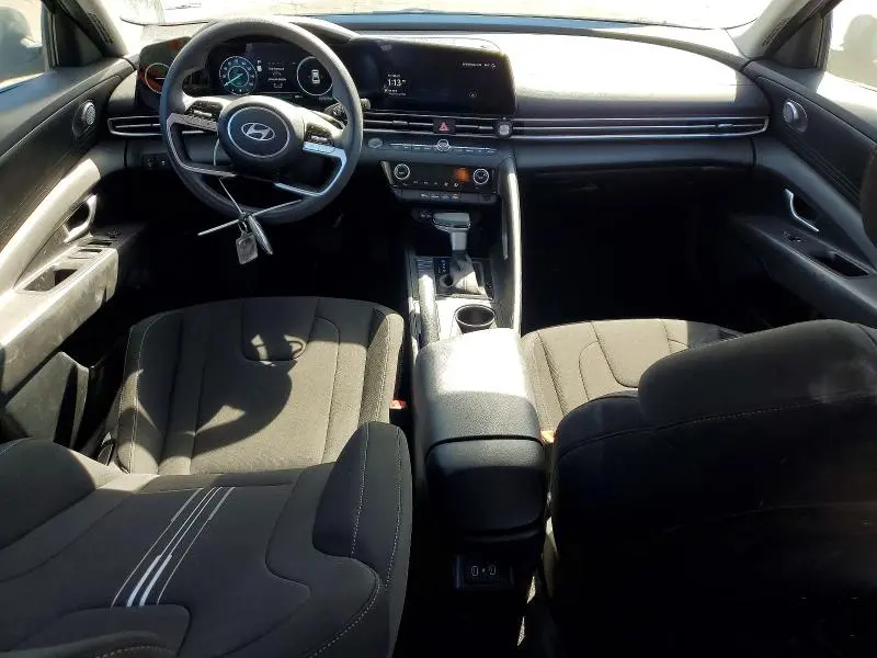 2024 HYUNDAI ELANTRA   