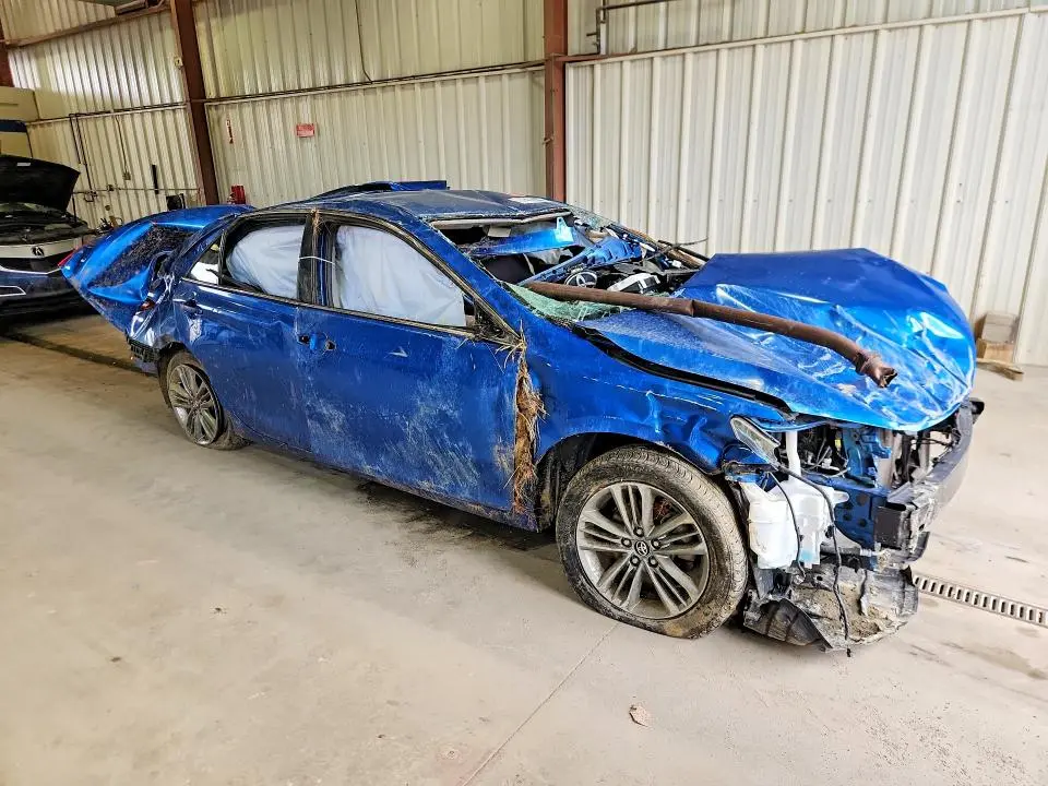 2017 TOYOTA CAMRY SE  