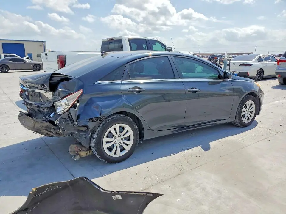 2012 HYUNDAI SONATA GLS  