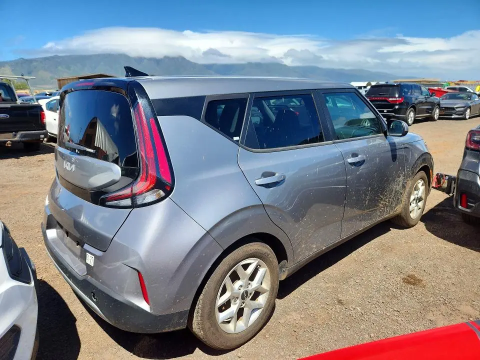 2025 KIA SOUL LX  