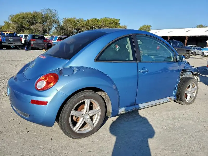 2010 VOLKSWAGEN NEW BEETLE   