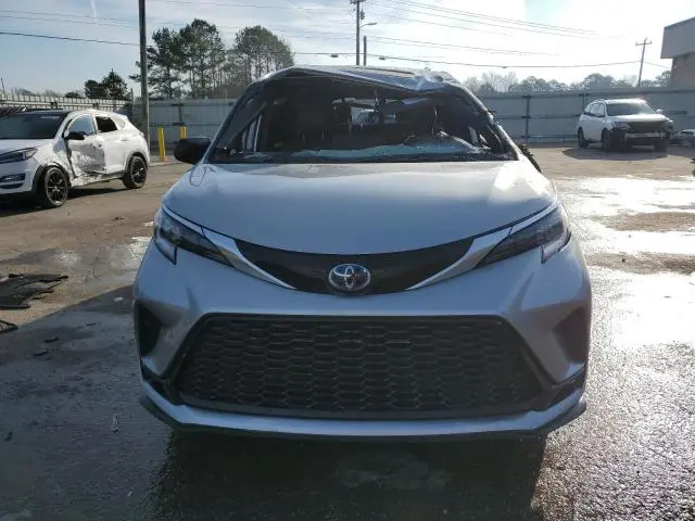 2023 TOYOTA SIENNA XSE  
