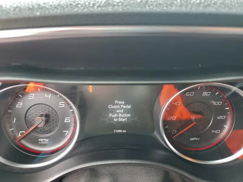 2015 DODGE CHARGER SE  