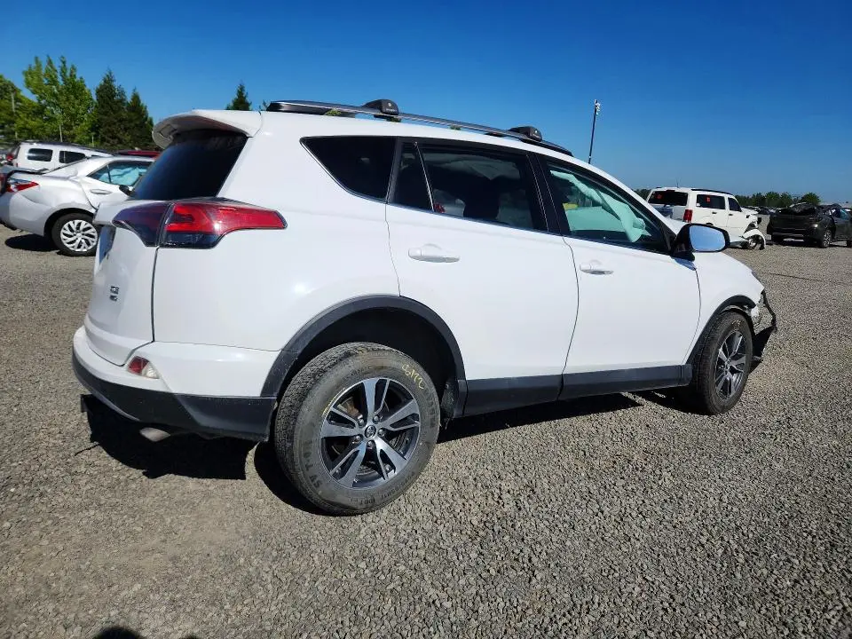 2018 TOYOTA RAV4 XLE  