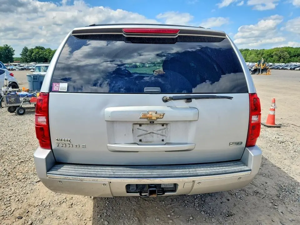 2011 CHEVROLET TAHOE C1500 LTZ  