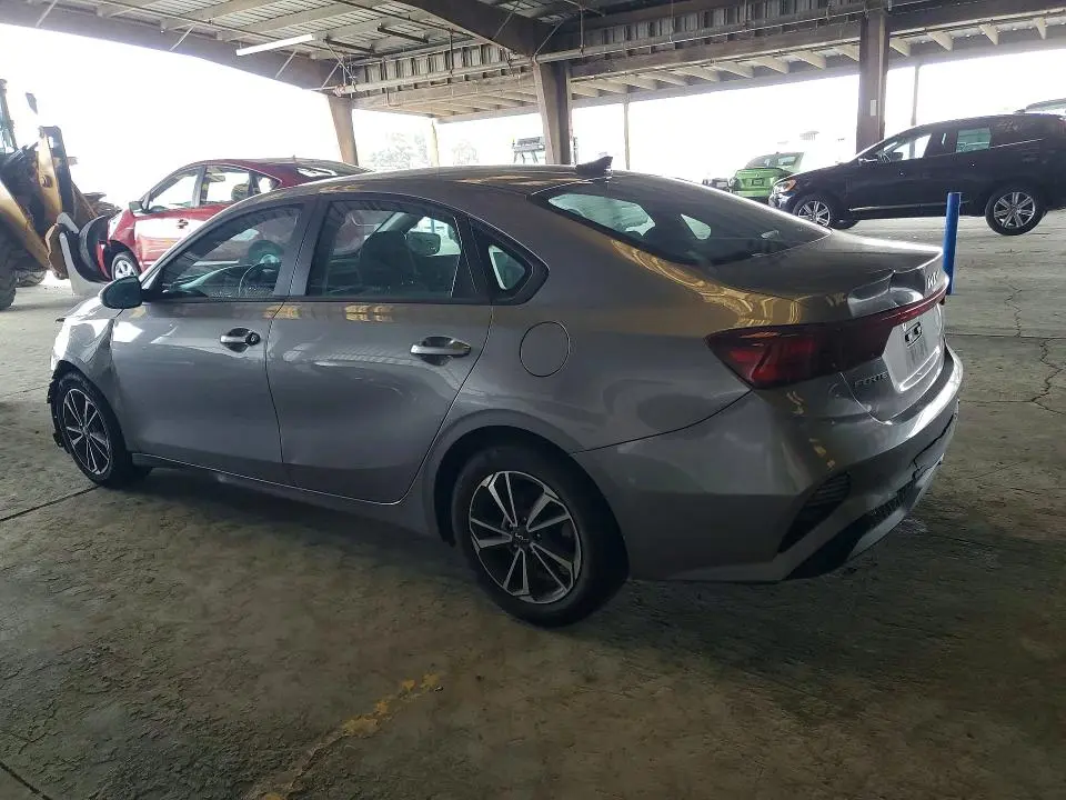 2023 KIA FORTE LX  