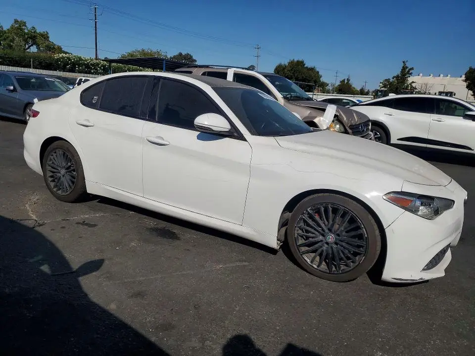 2018 ALFA ROMEO GIULIA TI  