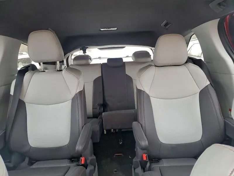 2021 TOYOTA SIENNA   