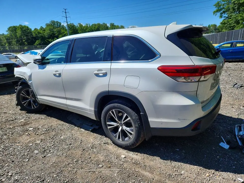 2017 TOYOTA HIGHLANDER LE PLUS  