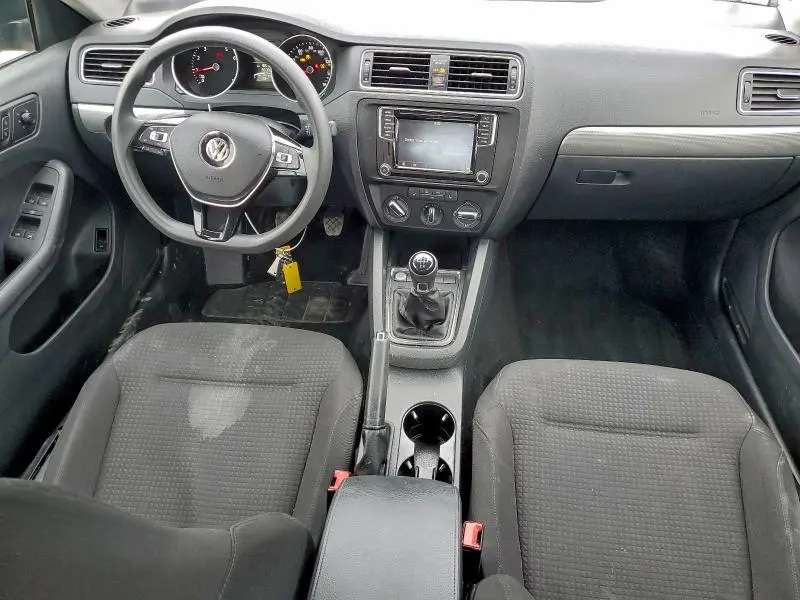 2016 VOLKSWAGEN JETTA SE  