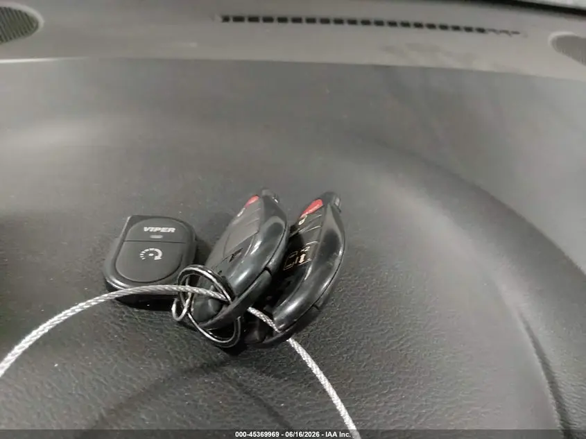 2011 CHRYSLER TOWN & COUNTRY TOURING