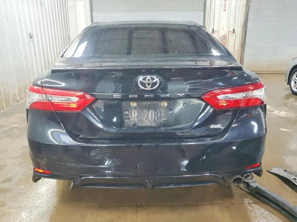 2018 TOYOTA CAMRY SE  