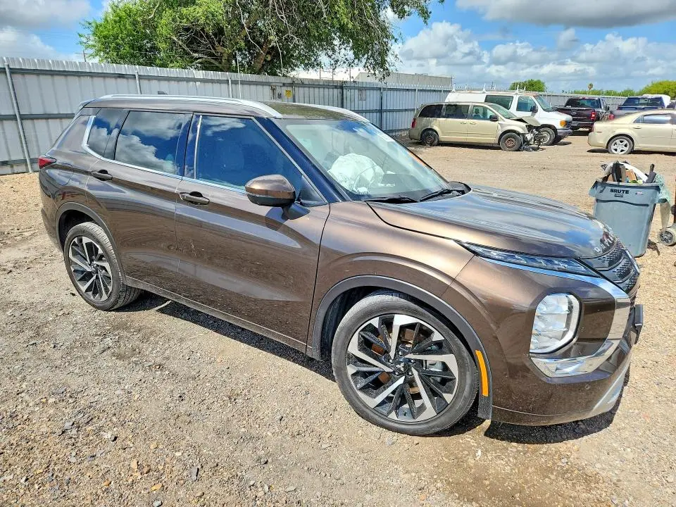 2023 MITSUBISHI OUTLANDER SEL  