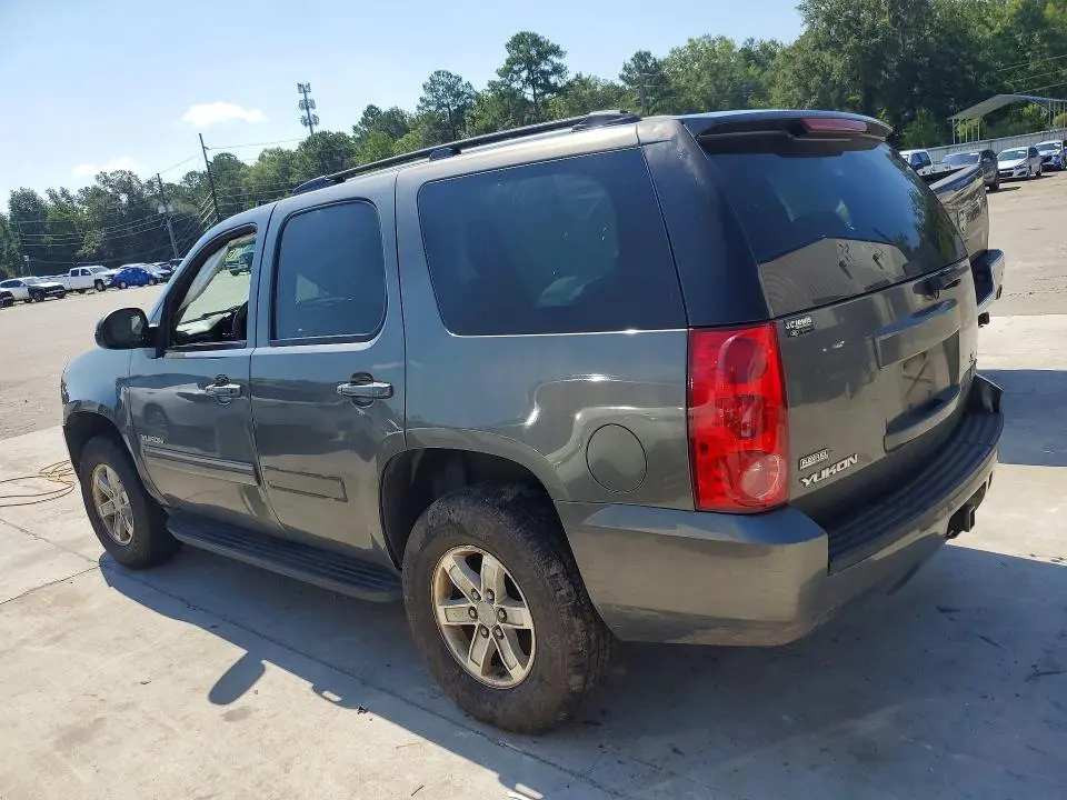 2011 GMC YUKON SLE  