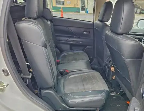 2020 MITSUBISHI OUTLANDER SE  