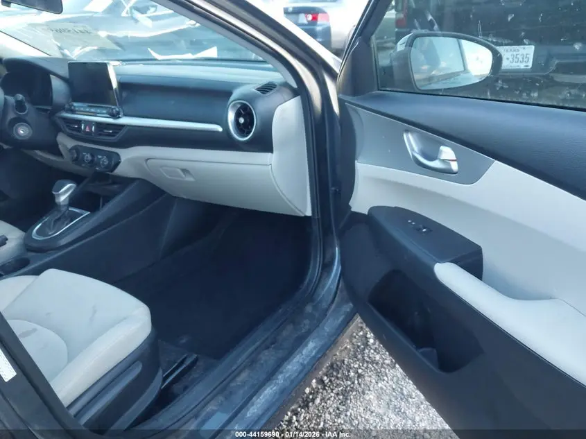 2023 KIA FORTE LXS