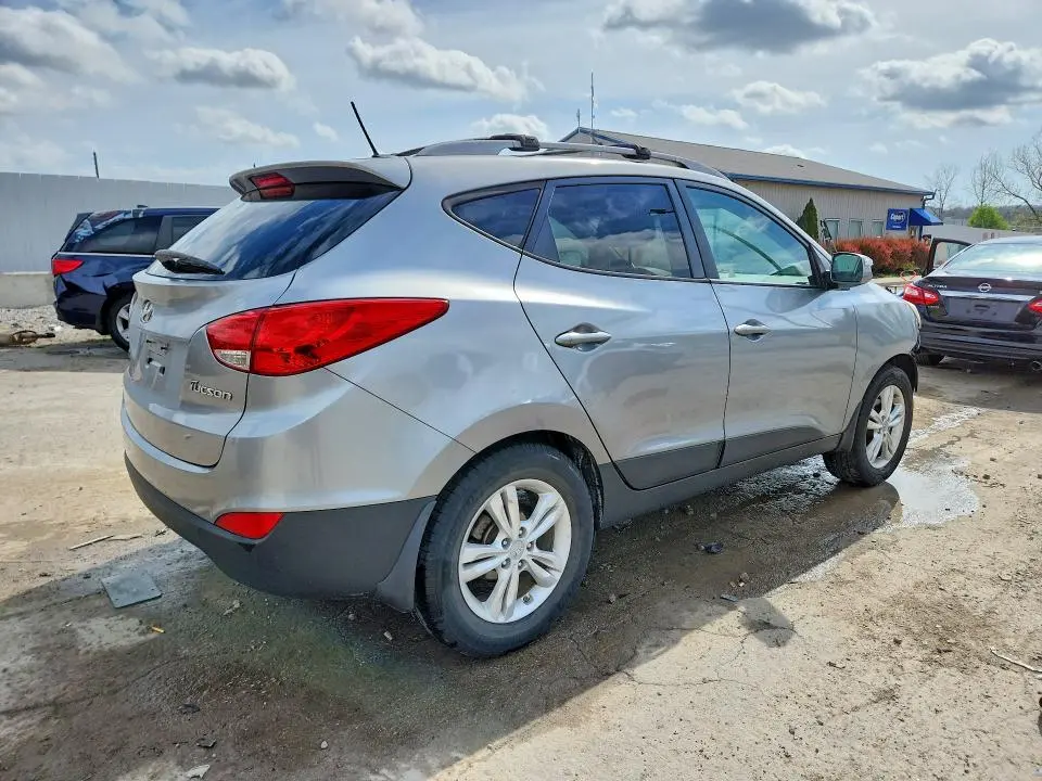 2012 HYUNDAI TUCSON GLS  