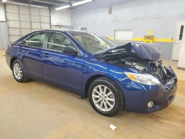 2011 TOYOTA CAMRY SE