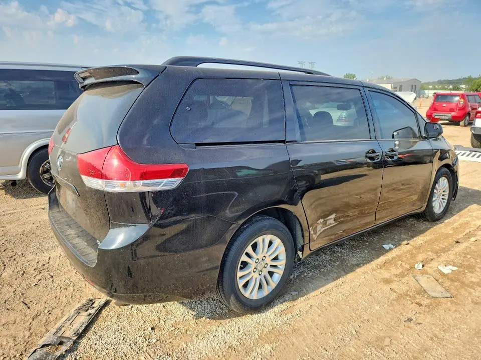 2011 TOYOTA SIENNA XLE 8-PASSENGER  